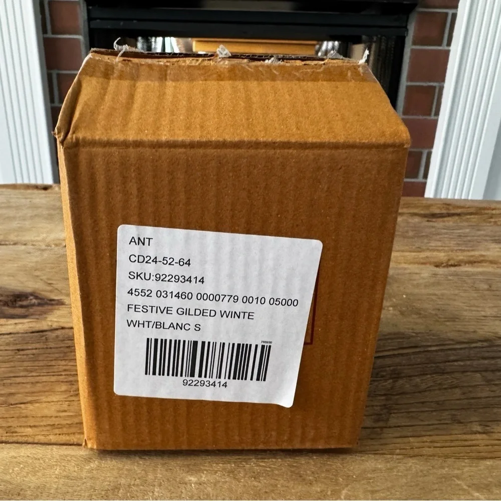 NEW IN BOX Anthropologie Festive Woody Winter Woods & Vanilla Candle
